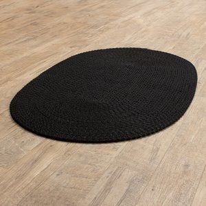 Simple Elegance Solid Knobby Black Braided Rug